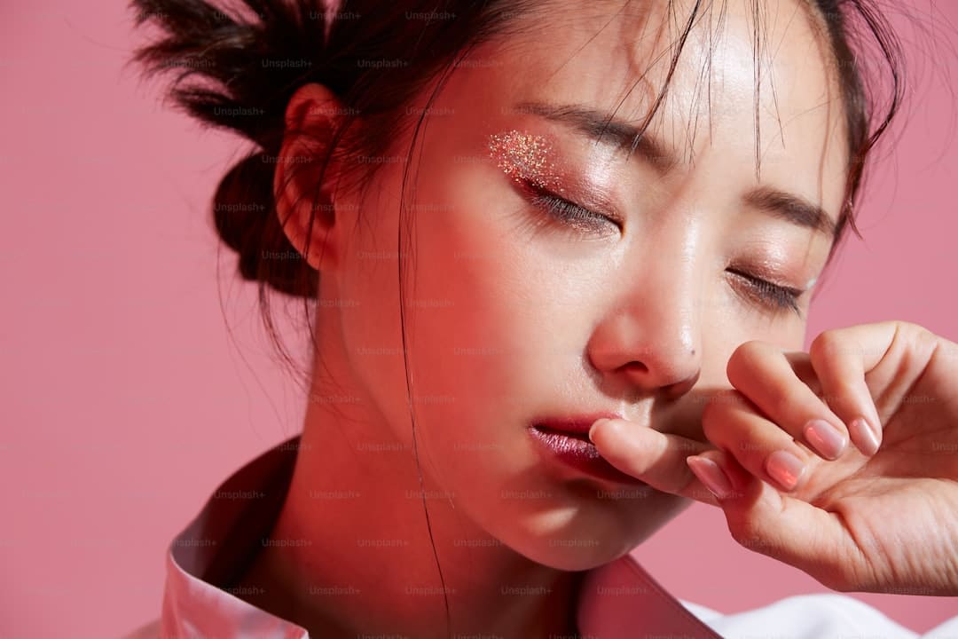 赵丽颖代言纪梵希彩妆引争议 易烊千玺旧事重提